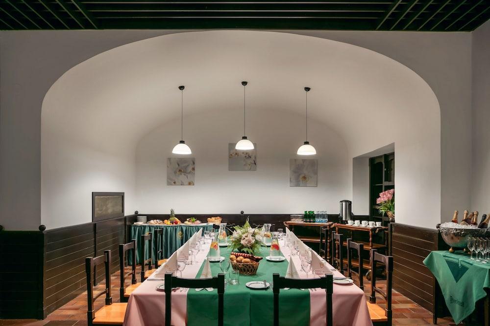 Ambassador Zlata Husa Πράγα Εξωτερικό φωτογραφία Restaurant