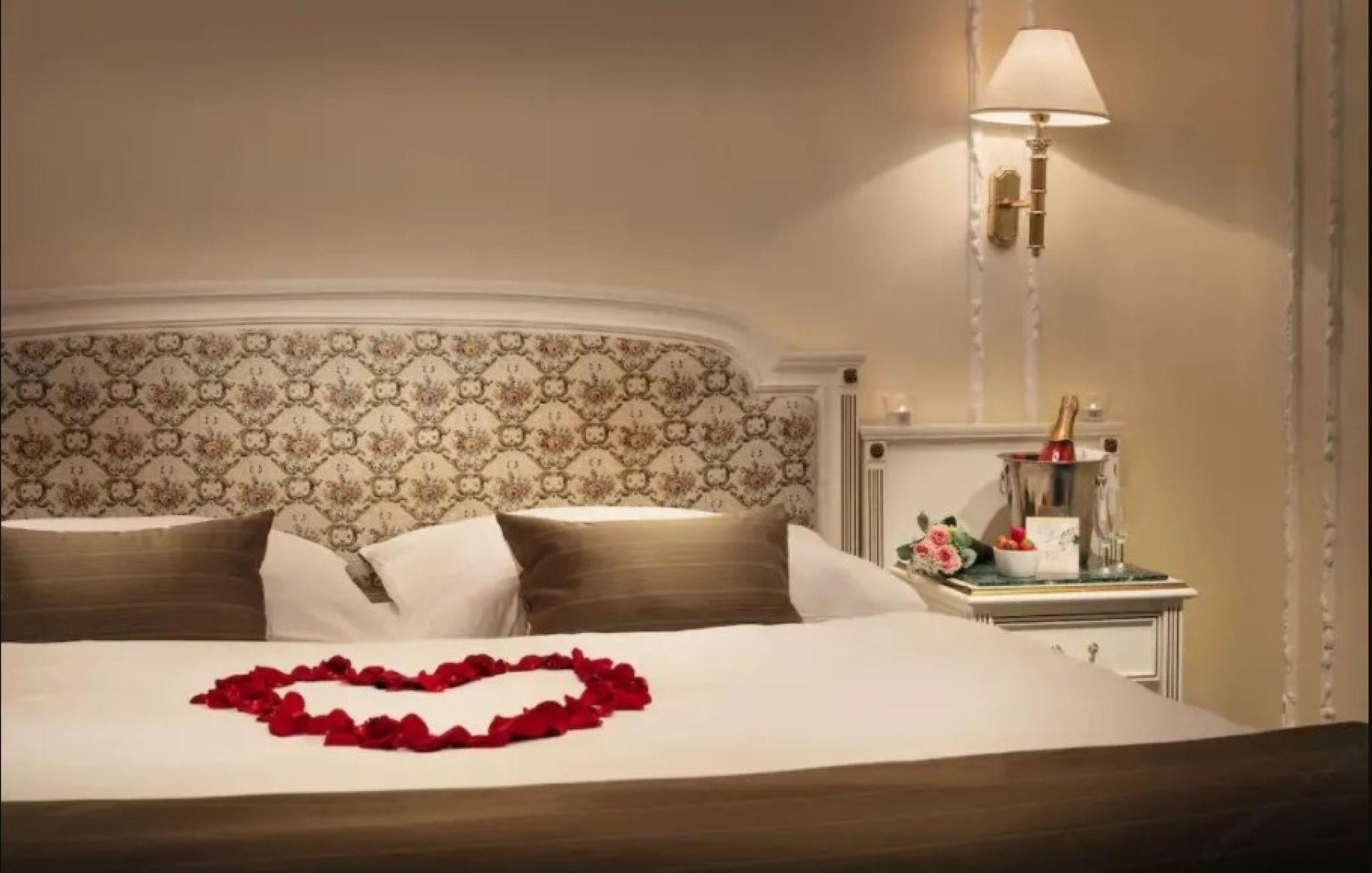 Ambassador Zlata Husa Πράγα Εξωτερικό φωτογραφία A bedroom at the hotel