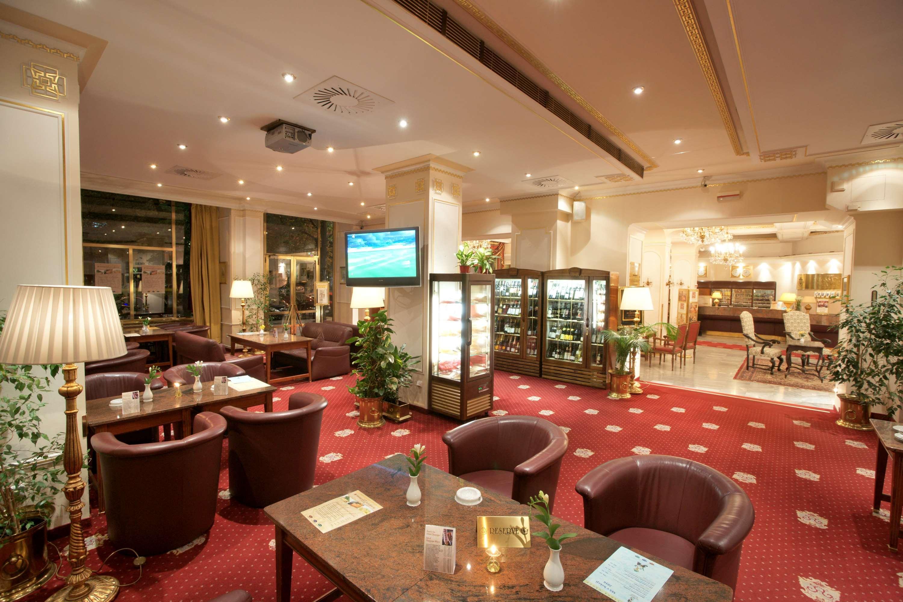 Ambassador Zlata Husa Πράγα Εξωτερικό φωτογραφία The lobby of the hotel