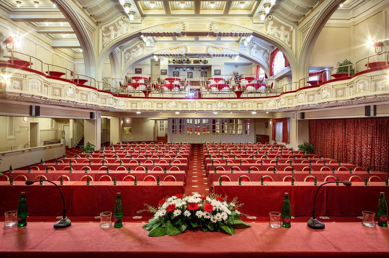 Ambassador Zlata Husa Πράγα Εξωτερικό φωτογραφία The interior of the main conference hall