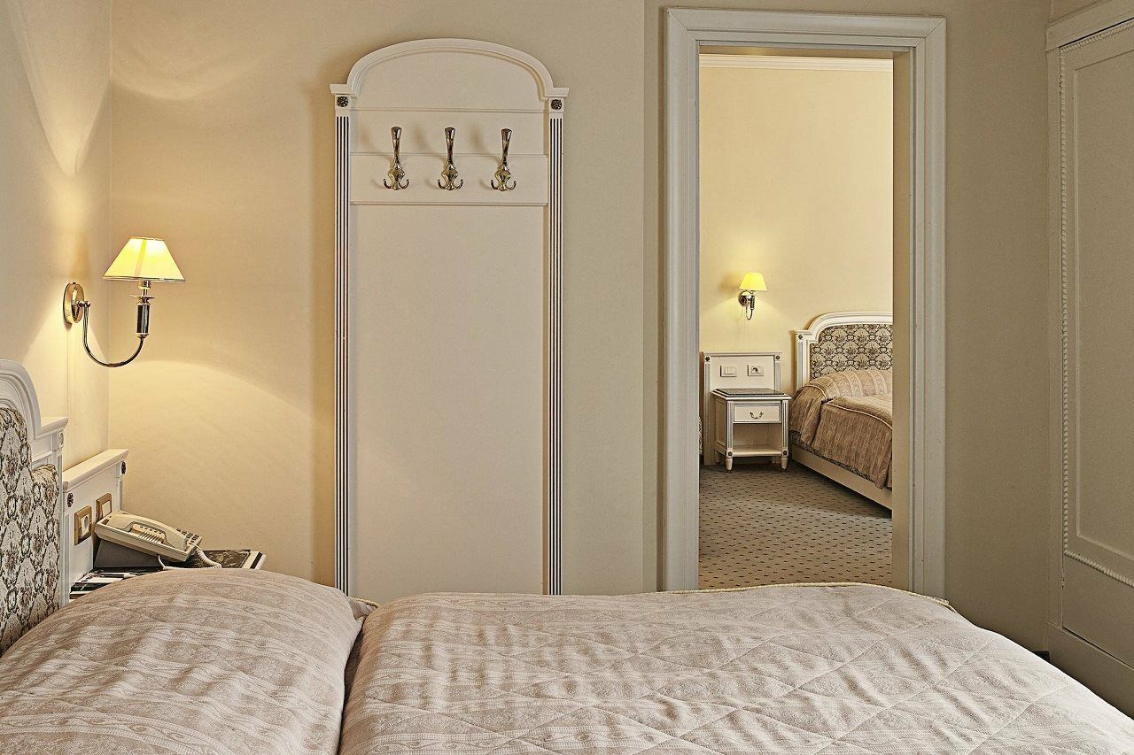Ambassador Zlata Husa Πράγα Εξωτερικό φωτογραφία A room at the hotel